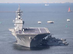 日本海上自卫队最大舰船:出云级直升机护卫舰