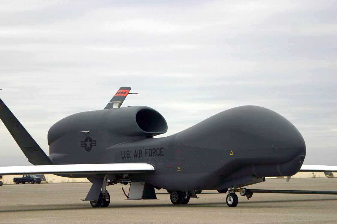 世界最先进无人机:诺斯罗普格鲁曼 RQ-4 Global Hawk 全球鹰无人机-图片2