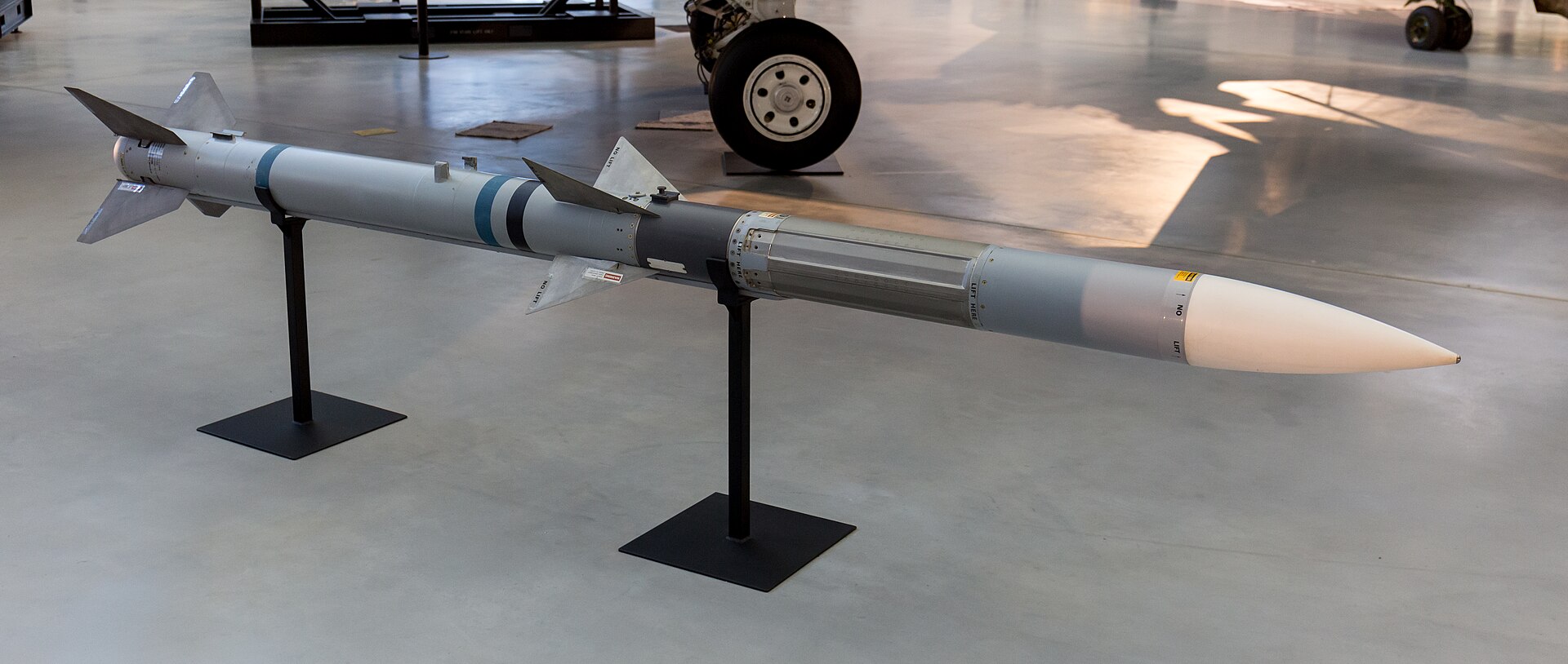 AIM-120先进中程空对空导弹：AIM-120 Advanced Medium-Range Air-to-Air Missile(AMRAAM)